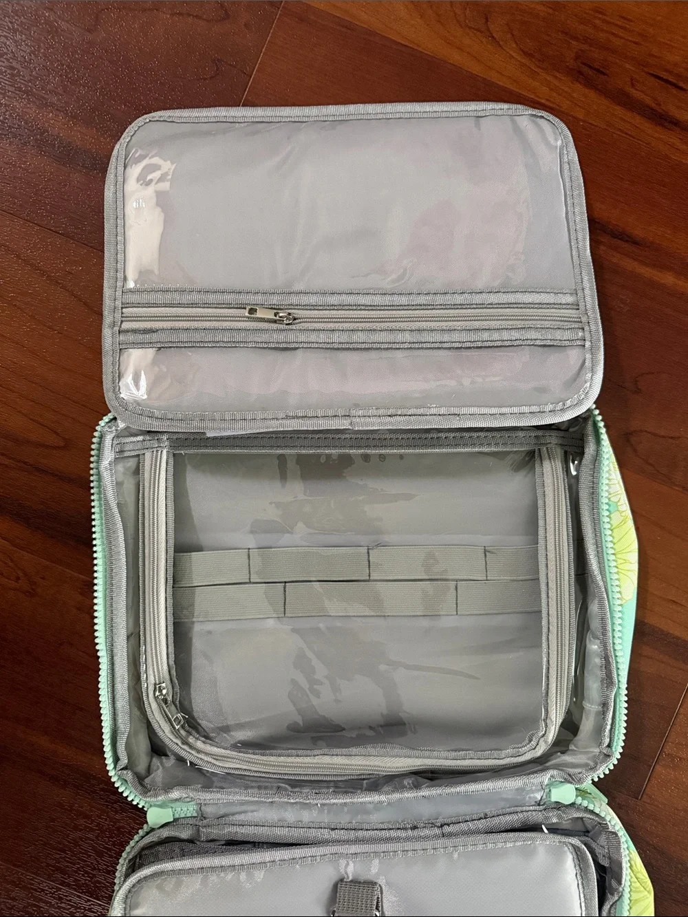 NWOT Fighting Eel Starfruit Summer Hibiscus Toiletries Bag